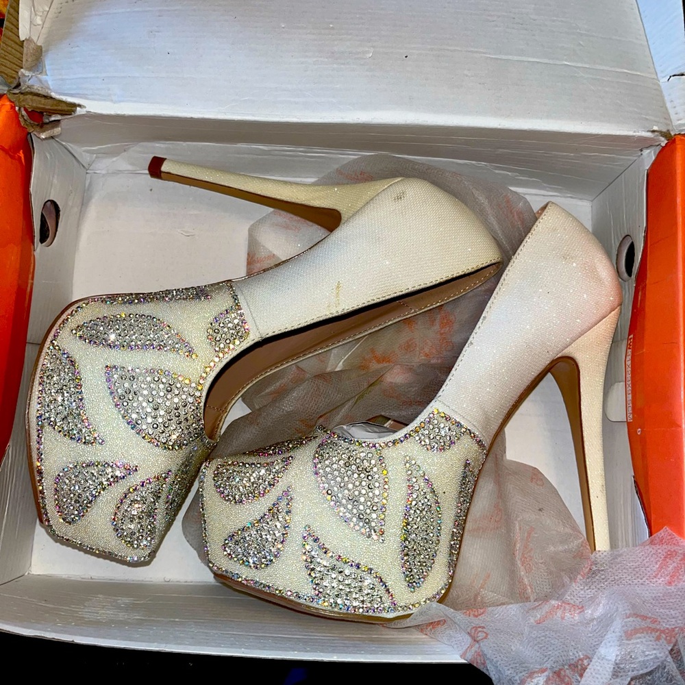 Brand New Heels De blossom Collection